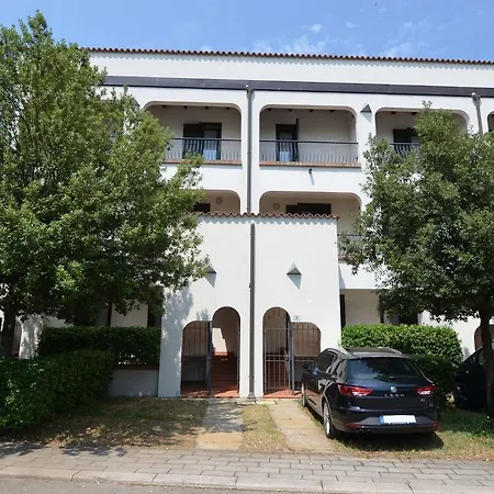 Apartment In Seaside Resort Near Adriatic Coast *